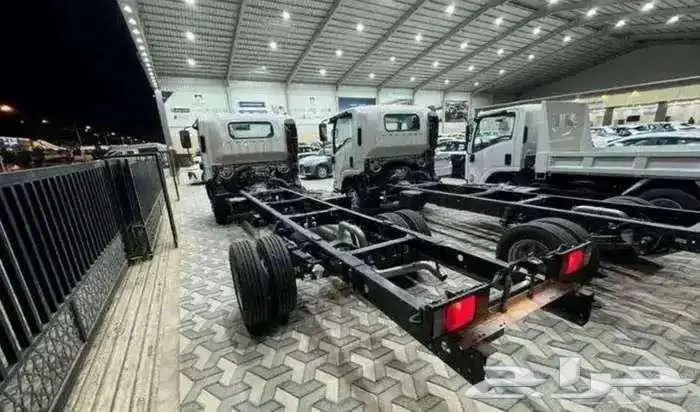 ايسوزو دينا 2025 5 طن شاص طويل