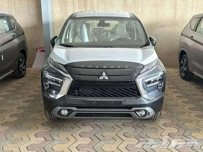 ميتسوبيشي اكسباندر 2025 هاي لاين