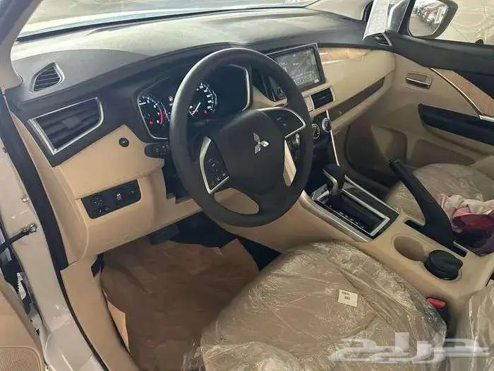 ميتسوبيشي اكسباندر 2025 هاي لاين