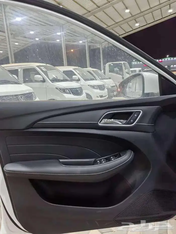 ام جي 5 الشكل القديم 2025 ستاندر