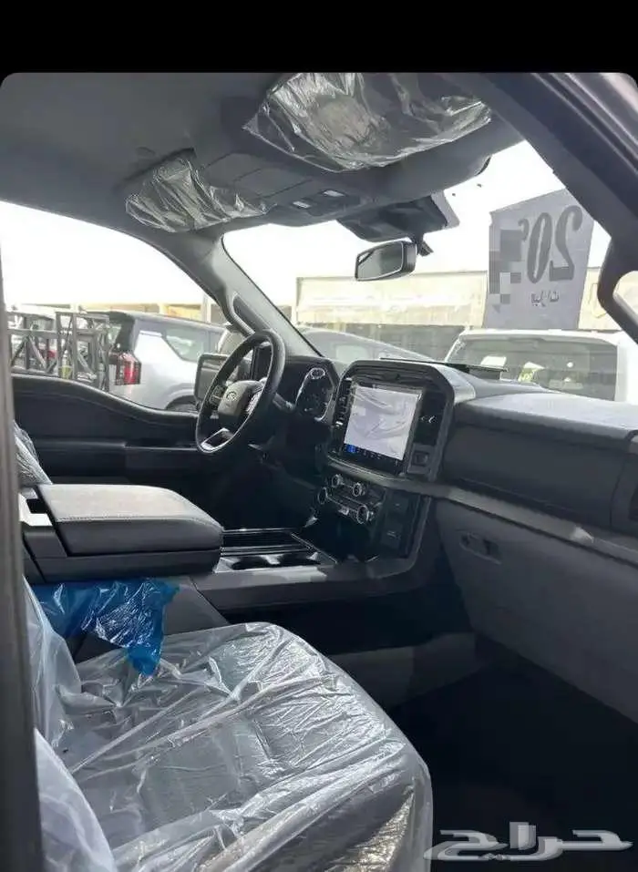 فورد F150 2025 XLT غمارتين