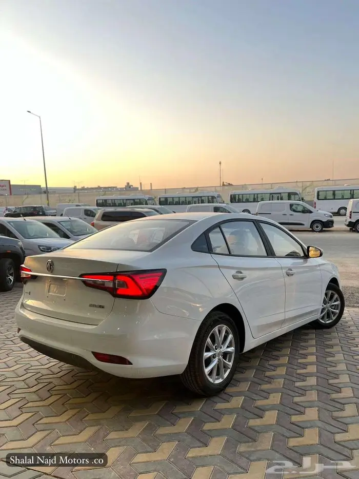 ام جي 5 2025 ستاندر